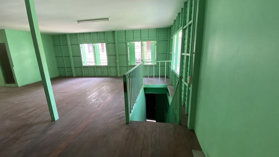 BH2481 ให้เช่าเฉพาะส่วนชั้น 2 ของอาคาร ทำเลดีอยู่ตรงมุมถนนสีลม ชอย 26 (ช. ปราโมทย์)