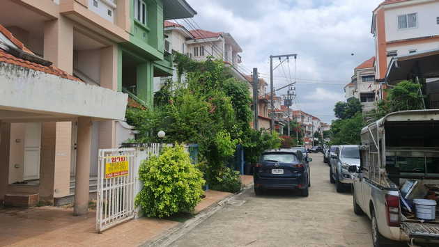 ขายบ้านแฝด หมู่บ้านซิตี้พาร์ค   แขวงสวนหลวง เขตสวนหลวง กรุงเทพมหานคร