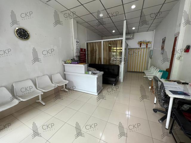 ด่วน ราคาพิเศษ ขาย อาคารพาณิชย์ โครงสร้างแข็งแรง สามารถประกอบคลินิคหรือธุรกิจอื่นๆได้ ขนาด 12 ตร.วา. 3 ห้องนอน 2 ห้องน้ำ ต.คลองหนึ่ง อ.คลองหลวง ปทุมธานี