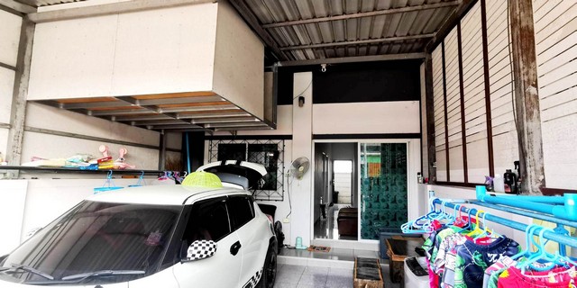 ID :  16538 ขายด่วน ทาวน์เฮ้าส์ เดอะ อีโค่ เรสซิเดนซ์ 2BR1Bathroom พื้นที่ 19 ตาราง-วา 0 ngan 0 RAI 980000 THB ใกล้ โครงการ เดอะ อีโค่ เรสซิเดนซ์ -The Eco Residence บางปะอิน อยุธยาอยู่ห่างจากถนนสายเอเชียเพียง 2 กม. เดินทางสะดวก (ทาวน์เฮ้าส์มือสอง) ถูกที่ส