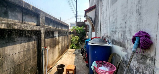 ทาวน์เฮาส์ พานหิน 5 790000 บ. 1 BEDROOM 27 ตร.ว. 0 งาน 0 ไร่ ไม่ไกลจาก ใกล้แหล่งชุมชนมากมายใกล้นิคมอุตสาหกรรม 304 ปราจีนบุรี  มีร้านอาหารมากมาย บิ๊กซี โลตัส เซเว่น ใกล้บ้านเอื้ออาทรท่าตูม สำนักสงฆ์พุทธมาลัย โรงแรม รีสอร์ทมากมาย การเดินทางสะดวก เข้าออกได้ห