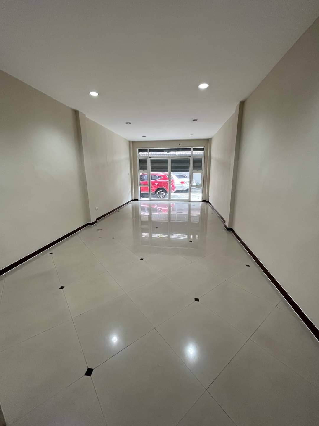 รหัสทรัพย์ R2877 ให้เช่า อาคารพาณิชย์ 3.5 ชั้น ซอยพระราม 3 บางคอแหลม ใกล้เทอมินอล 21