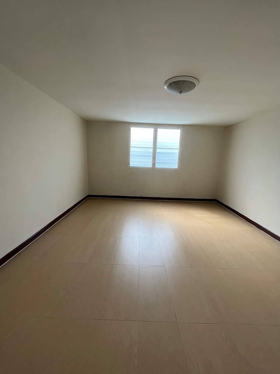 รหัสทรัพย์ R2877 ให้เช่า อาคารพาณิชย์ 3.5 ชั้น ซอยพระราม 3 บางคอแหลม ใกล้เทอมินอล 21