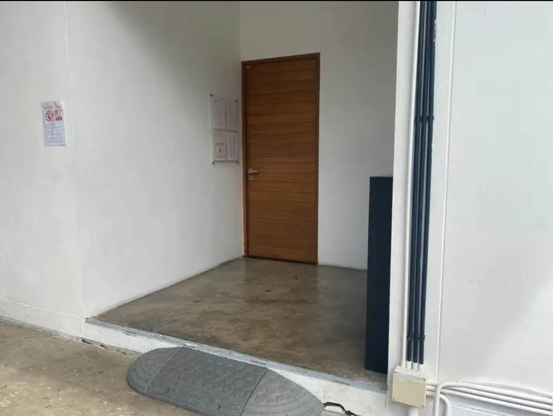 รหัสทรัพย์ R2875 ให้เช่าและขาย อาคาร 3ชั้น พร้อมโกดัง 2ชั้น ใกล้ เดอะมอลล์บางแคและบีทีเอส