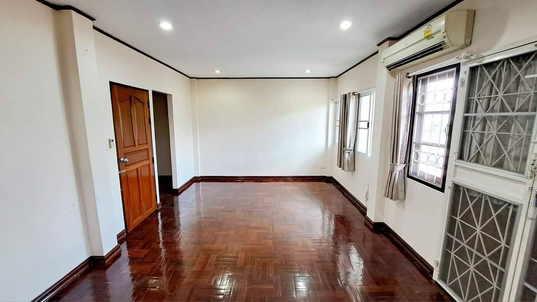รหัสทรัพย์ R2873 ให้เช่า ทาวน์โฮม 3ชั้น ถนนสุขุมวิท71 ซอย ปรีดีพนมยงค์ พระโขนง 