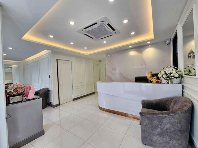 BS712 ขายบ้านเดี่ยว2หลังติดกัน เป็นโฮมออฟฟิศ 4ชั้น ซอยรามอินทรา 40 ติดถนนเลียบทางด่วนเอกมัย - รามอินทรา