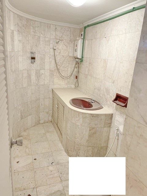 มูลี่ใหม่ อาคาร ITFสีลม BTS สุรศักดิ์ ห้องเปล่าสวย พาเลส  ขายถูกสุด จดทะเบียนบริษัทได้ 3.95ลบ. 43ตร.ม.  1แอร์ จอดรถได้หลายคัน