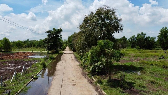 ที่ดินคลอง 2 ใกล้ตลาดไทย คลองหลวง ปทุมธานี 2 ไร่ 331 ตร.ว 7.4 ล้านบาท ถมแล้วติดถนนคอนกรีต