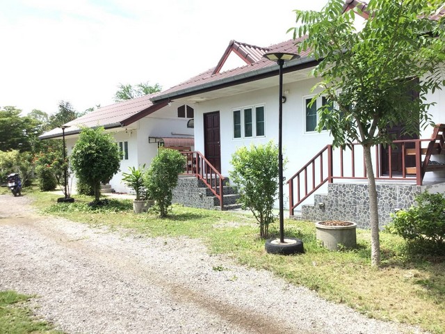 ขายที่ดิน  1-1-80 ไร่ รวมห้องพัก 16  ต.สามพระยา อ.ชะอำ  จ.เพชรบุรี  ZW274
