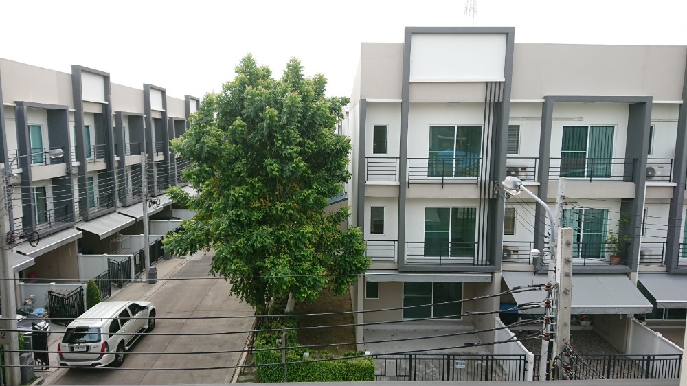 ให้เช่าทาวน์เฮาส์  3 ชั้น เนื้อที่ 20 ตร.วาโครงการบ้านกลางเมืองสุขุวิท 77 อ่อนนุชซอย 17  ใกล้สถานี BTS อ่อนนุช 