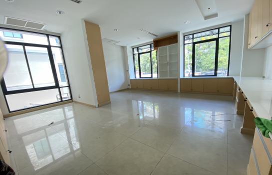 ให้เช่าโฮมออฟฟิศ 4 ชั้นบ้านกลางกรุง ออฟฟิศ พาร์ค บางนา-ตราด กม. 2 เซ็นทรัล บางนา เขตบางนา