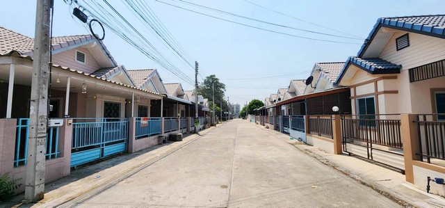 Townhome ม.บ้านอิงสวน อ.สามชุก จ.สุพรรณบุรี 25 SQ.WA 2 BR ใกล้ ใกล้แหล่งชุมชนมากมาย เยื้องมหาวิทยาลัยราชมงคลจังหวัดสุพรรณบุรีใกล้เพียงแค่เดินถึง ใกล้ตลาดศรีประจันต์ ใกล้วัดสามชุก ใกล้โลตัส ใกล้ศูนย์ราชการ ใกล้ตลาดปากคลอง ใกล้วัดบางขวาก ใกล้ตลาดสามชุก 100 