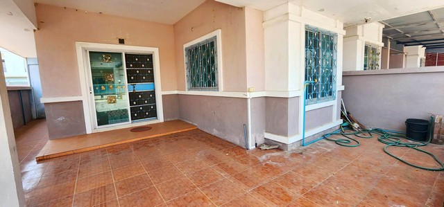 Townhome ม.บ้านอิงสวน อ.สามชุก จ.สุพรรณบุรี 25 SQ.WA 2 BR ใกล้ ใกล้แหล่งชุมชนมากมาย เยื้องมหาวิทยาลัยราชมงคลจังหวัดสุพรรณบุรีใกล้เพียงแค่เดินถึง ใกล้ตลาดศรีประจันต์ ใกล้วัดสามชุก ใกล้โลตัส ใกล้ศูนย์ราชการ ใกล้ตลาดปากคลอง ใกล้วัดบางขวาก ใกล้ตลาดสามชุก 100 