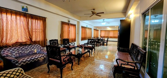 อาคารพาณิชย์ - 52 ตาราง.วา 1 ngan 0 ไร่  21000000 BAHT. ใกล้กับ ใกล้เดอะมอลล์บางแค โลตัส สถานีรถไฟฟ้าบางหว้า การเดินทางสะดวก ใกล้ซีคอนบางแค วิคตอเรียการ์เด้น เทสโก้โลตัสบางแค แม็คโครเพชรเกษม บิ๊กซีเพชรเกษม เดอะพาซิโอกาญจนาภิเษก โรงเรียนเลิศหล้า โรงเรียนอน