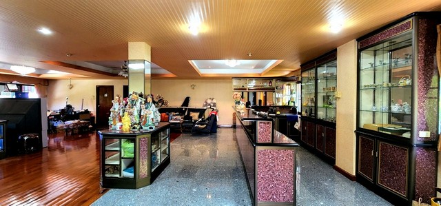 อาคารพาณิชย์ - 52 ตาราง.วา 1 ngan 0 ไร่  21000000 BAHT. ใกล้กับ ใกล้เดอะมอลล์บางแค โลตัส สถานีรถไฟฟ้าบางหว้า การเดินทางสะดวก ใกล้ซีคอนบางแค วิคตอเรียการ์เด้น เทสโก้โลตัสบางแค แม็คโครเพชรเกษม บิ๊กซีเพชรเกษม เดอะพาซิโอกาญจนาภิเษก โรงเรียนเลิศหล้า โรงเรียนอน