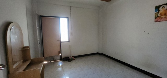 APARTMENT - 56 BR 6500000 THAI BAHT ใกล้ ทำเลดี การเดินทางสะดวกใกล้นิคมอุตสาหกรรมโรจนะ เทสโก้โลตัสโรจนะ สี่แยกอุทัย เมกกะโฮม โรงพยาบาลราชธานี (อพาร์ทเม้นท์น่าลงทุน) ทำเลศักยภาพ อพาร์ทเม้นท์ 6 ชั้น เนื้อที่ 62 ตร.ว. พื้นที่ใช้สอย 480 ตร.ม. 56 ห้องนอน 55 ห้