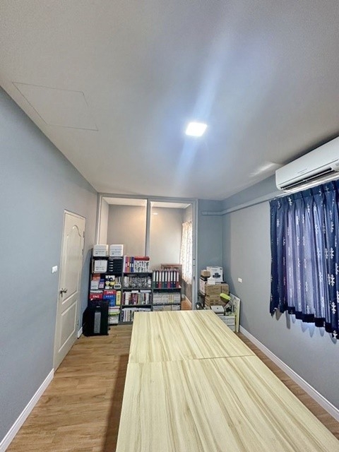ขาย-เช่า ทาวน์เฮ้าส์ใหม่ โรงพยาบาลวังน้อย 23ตรว. 3นอน 2น้ำ 2จอดรถ 4แอร์2 ชั้น ตลาดวังน้อยเมืองใหม่ 140ตรม. 