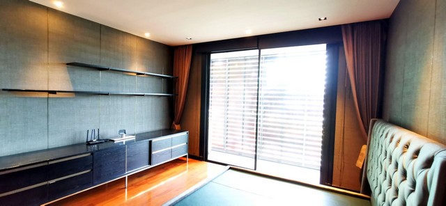 บ้าน บ้านฟ้าลากูน 182 Square Wah 8 ห้องนอน ใกล้ ใกล้ฟิวเจอร์พาร์ครังสิต โฮมโปร เมเจอร์ โรงพยาบาลเปาโล โลตัสรังสิต การเดินทางสะดวก ใกล้แหล่งชุมชนมากมาย ห่างจากถนนรังสิตประมาณ 80 เมตร (บ้านเดี่ยวมือสอง) ทำเลน่าอยู่ หลังบ้านติดคลอง กว้าง 21 เมตร หน้าบ้านกว้า