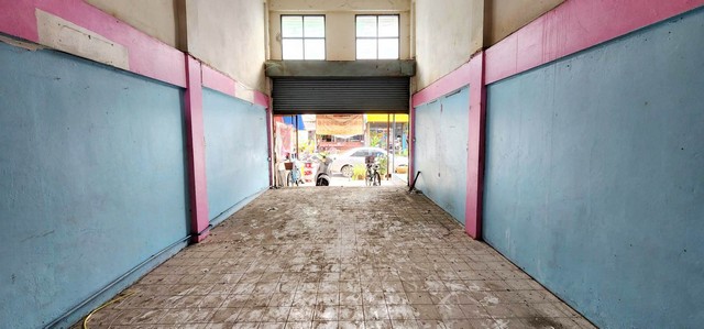 ตึก ธันยพฤกษ์ คลอง 7 0 ไร่ 0 NGAN 20 ตร.ว. 0BEDROOM 2300000 บ. โครตถูก! ขายอาคารพาณิชย์สูง 4.5 ชั้น เนื้อที่ 20 ตร.ว. มีชั้นลอย และดาดฟ้า มี 3 ห้องน้ำ พร้อมอยู่ เหมาะค้าขาย ตกแต่งพื้นกระเบื้องทุกชั้น ทำเลดี น่าลงทุน