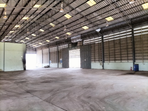 ที่ดิน+สิ่งปลูกสร้างพร้อมดำเนินกิจการเนื้อที่ 10 ไร่ ทำเลดี ติดถนนลาดยาง หน้ากว้าง 111 เมตร ลึก 154 เมตร