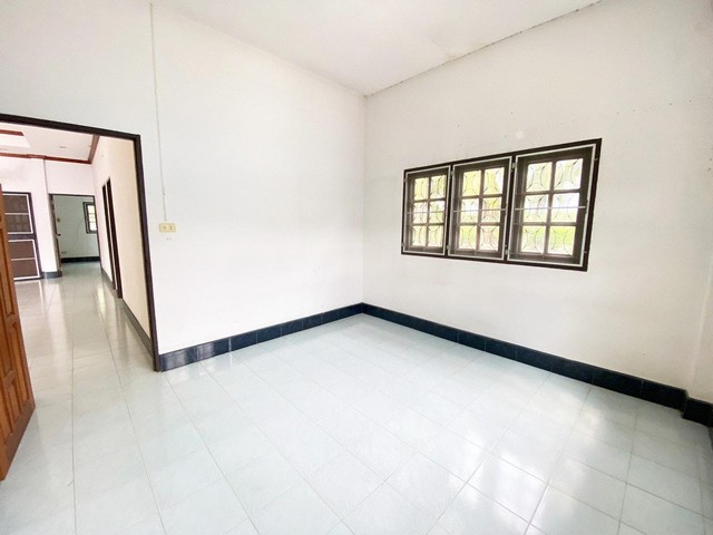 บ้านเดี่ยว ราชบุรี 4 ห้องนอน 3 ห้องน้ำ พื้นที่ 165 ตร.ว. ใกล้ตลาดน้ำดำเนินสะดวก