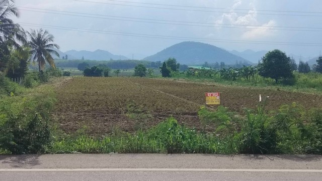 ขายที่ดิน 2-3-29 ไร่  ติดถนน  ต.ทับใต้  อ. หัวหิน  จ. ประจวบคีรีขันธ์   ZW282