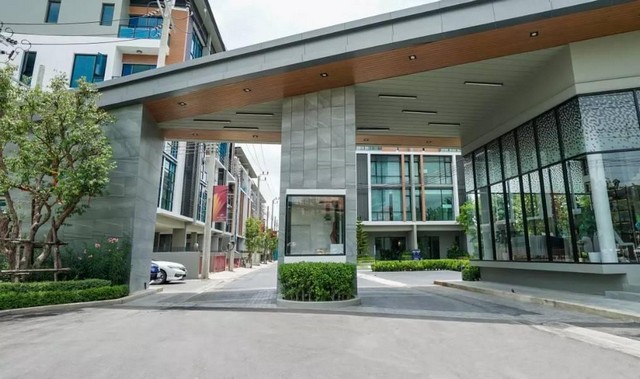 ให้เช่าโฮมออฟฟิศ 5 ชั้น พร้อมลิฟท์ โครงการใหม่ พรีเมี่ยม เพลส มิกซ์ นวมินทร์ Smart Home Office ติดถนนนวมินทร์133 ใกล้รถไฟฟ้า ใกล้ทางด่วน 