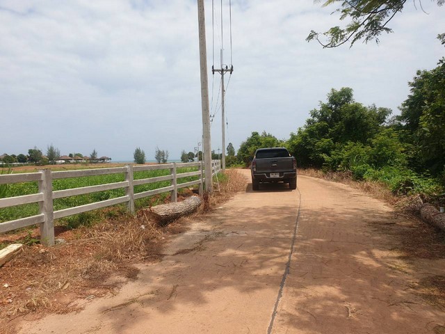 ขายที่ดิน 2 ไร่ 56 ตร.ว. ต.ชากพง อ.แกลง จ.ระยอง  วิวเขา 12.7 ล้านบาท ค่าโอนคนละครึ่ง 