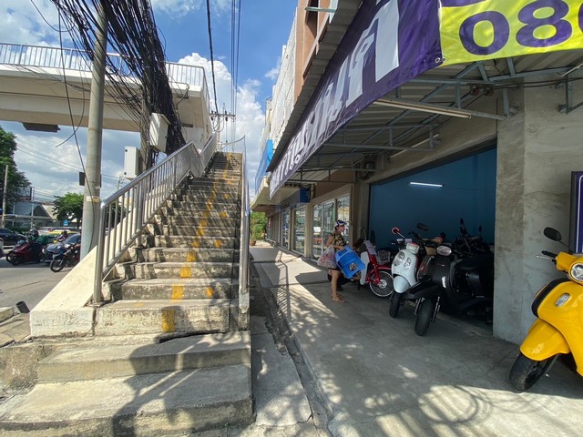 ขายอาคารพาณิชย์ ทำเลทอง เนื้อที่ 36ตรว. 3 ชั้น 2 คูหา ติดถนนใหญ่ รามคำแหง 68