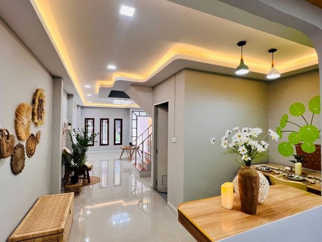 หมู่บ้าน​รัตนาวดี จันทร์​ทอง​เอี่ยม  บ้านมือสองตกแต่งใหม่  ทำเลศักยภาพ เดินทางสะดวก