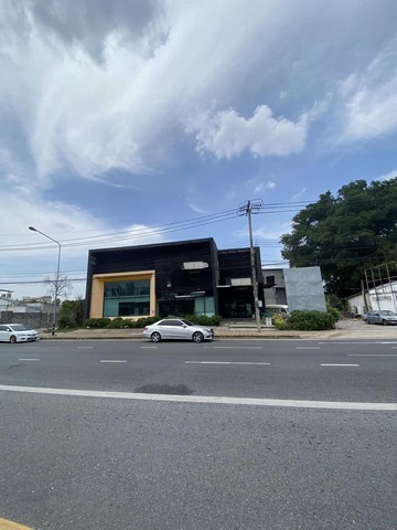 ให้เช่าอาคารโชว์รูม เหมาะทำภัตตาคาร สำนักงาน ร้านสะดวกซื้อ  ติดถนนใหญ่เกษตรนวมินทร์  พื้นที่ 1,000 ตรม 2 ชั้น 