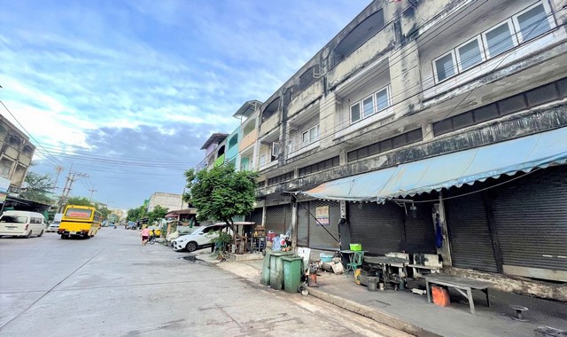 ขายอาคารพาณิชย์    หมู่บ้านเศรษฐกิจ ซิตี้   สมุทรสาคร (PKK04-06234)