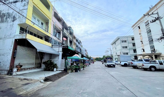 ขายอาคารพาณิชย์    หมู่บ้านเศรษฐกิจ ซิตี้   สมุทรสาคร (PKK04-06234)