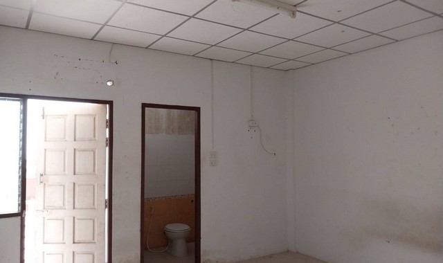 ขายอาคารพาณิชย์โครงการ ศรีทอง พาเลซ อำเภอเมืองสุราษฎร์ธานี จังหวัดสุราษฎร์ธานี PKK04-05916