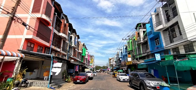 อาคารพาณิชย์ฯ ธันยพฤกษ์คลอง 7 พ.ท. 16 SQ.WA 1990000 บาท ไม่ไกลจาก ใกล้โรงเรียนสารสาสน์วิเทศรังสิต เทสโก้โลตัสคลอง 7 บิ๊กซีคลอง 6 โรงเรียนอัยยิการาม มหาวิทยาลัยเทคโนโลยีราชมงคลธัญบุรี ฟิวเจอร์พาร์ครังสิต เมเจอร์รังสิต สวยที่สุดในย่าน ปทุมธานี   