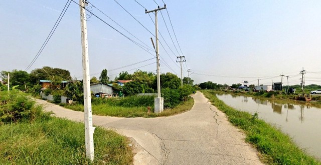 รหัส  N16481 ขายด่วน พื้นที่ดิน ที่ตั้ง :ถ.3043 ต.สามบัณฑิต อ.อุทัย จ.อยุธยา พื้นที่ 65 SQ.WA 0 งาน 0 ไร่  400000 บ. ใกล้ ใกล้นิคมอุตสาหกรรมโรจนะ ใกล้แหล่งชุมชนมากมาย เข้าออกได้หลายทาง ใกล้โรงพยาบาลอุทัย ใกล้โรงพยาบาลเอเซีย โรงพยาบาลราชธานี ใกล้ตลาดสามง่า