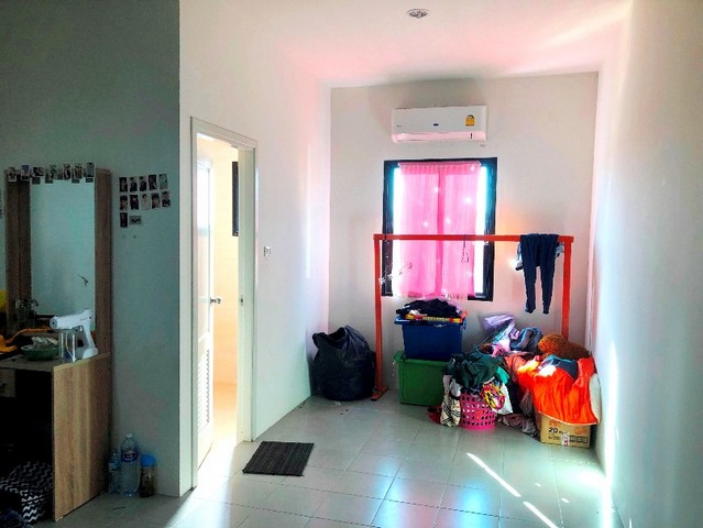 ตึก ทำเลดี อยู่หน้าหมู่บ้าน เอ.ซี. เฮ้าส์ 7 ค้าขายได้ง่าย ด้านหลังบ้านเป็นโรงงาน  การเดินทางสะดวก เข้า-ออก ได้ทั้งทางถนนลำลูกกา หรือด้านถนนรังสิตนครนายก (อาคารพาณิชย์น่าลงทุน) 3200000 THAI BAHT 2Bedroom 247 ตร.ว. ไม่ไกลจาก -ใกล้ เทสโก้โลตัส(ลำลูกกา คลอง 4