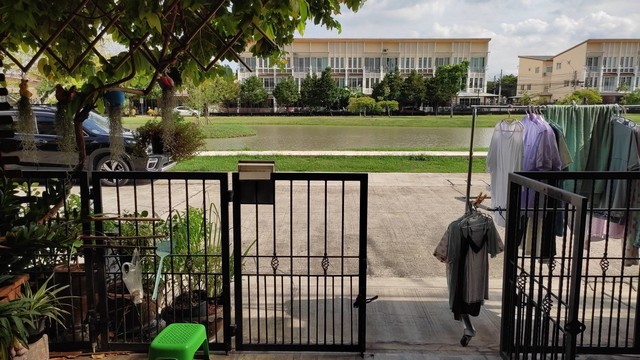 ขายบ้านทาวน์เฮาส์อยู่ในโซนที่ดีที่สุดของ โกลเด้นทาวน์ อ่อนนุช พัฒนาการ 1 ซอยอ่อนนุช 65 แยก 14 