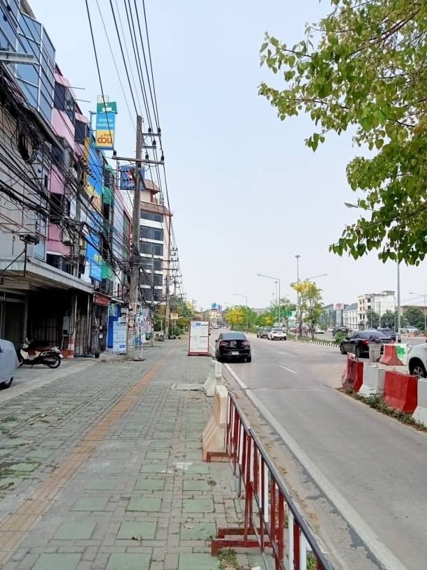 โซนเจ็ดยอด ขาย 28 ล้าน อาคารพาณิชย์ 4 ชั้น 4 คูหา  #เหมาะสำหรับทำออฟฟิศ #ติดถนนใหญ่ เจาะทะลุหากันแล้ว