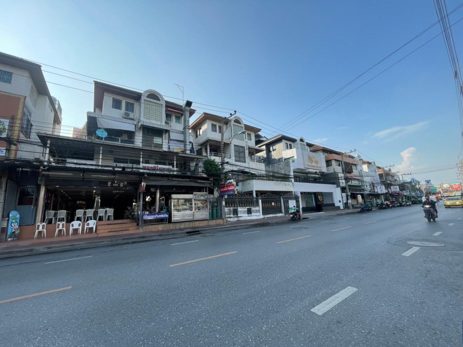  ขายตึกทำเลดีพร้อมกิจการและสูตรอาหาร ริมถนนศรีวรา ทาวน์อินทาวน์ อยู่ตรงข้ามเดอะซีน