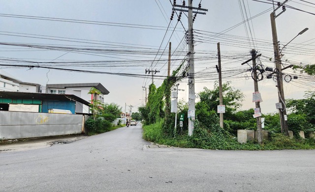 ขายที่ดิน ขนาด 399 ตรว. ติดถนน ซอยนวมินทร์ 74 (เหมาะสำหรับสร้างบ้าน ที่พักอาศัย)