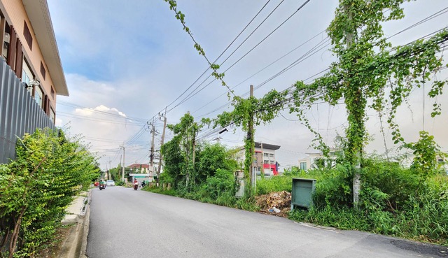 ขายที่ดิน ขนาด 399 ตรว. ติดถนน ซอยนวมินทร์ 74 (เหมาะสำหรับสร้างบ้าน ที่พักอาศัย)