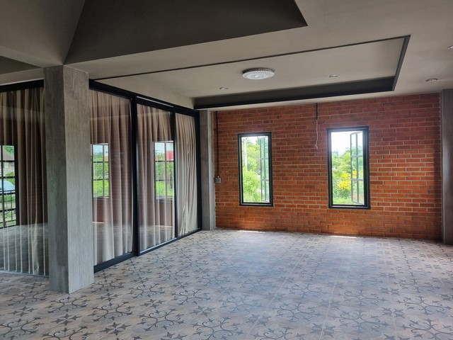 S2459 ขายอาคารพาณิชย์ 2 ชั้น ซอยรามคำแหง 118  ใกล้โรงเรียนนานาชาติแอสคอต