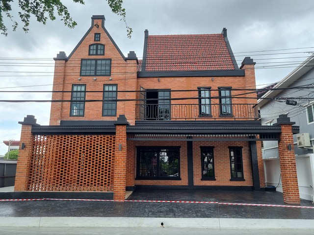 S2459 ขายอาคารพาณิชย์ 2 ชั้น ซอยรามคำแหง 118  ใกล้โรงเรียนนานาชาติแอสคอต