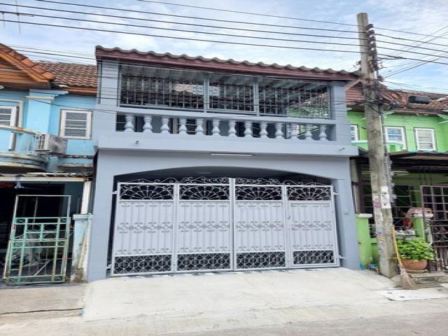 ขาย หมู่บ้านพงษ์ศิริชัย4  หนองแขม เพชรเกษม81  ต่อเติมระเบียงหน้าหลัง พร้อมอยู่  1.69 ล้านบาท 