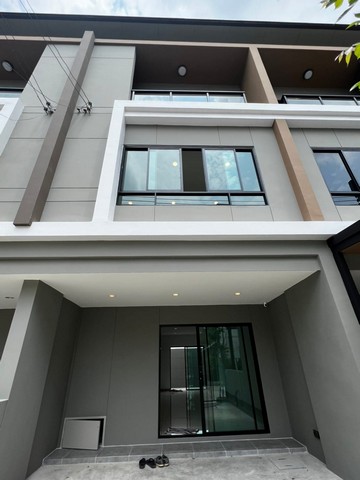 S2427 ให้เช่าทาวน์โฮม 3 ชั้น โครงการพรีเมียม เพลส พหลโยธิน-รามอินทรา ใกล้BTSสายหยุด ใกล้สนามบินดอนเมือง