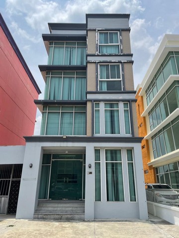 S2426 ขายโฮมออฟฟิศ 4 ชั้น ถนนเจ้าคุณทหาร ลาดกระบัง ใกล้สนามบินสุวรรณภูมิ