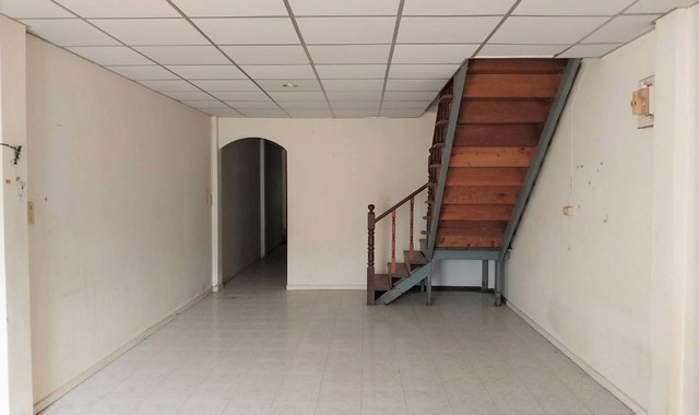 ขายอาคารพาณิชย์ใกล้ โรงพยาบาลกาญจนดิษฐ์ อำเภอกาญจนดิษฐ์ จังหวัดสุราษฎร์ธานี PKK04-04236