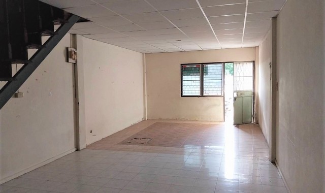 ขายอาคารพาณิชย์ใกล้ โรงพยาบาลกาญจนดิษฐ์ อำเภอกาญจนดิษฐ์ จังหวัดสุราษฎร์ธานี PKK04-04236