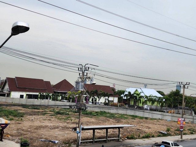 พื้นที่ดิน - 2 Rai 1 Ngan 84 ตร.วา  ใกล้ การไฟฟ้าส่วนภูมิภาค เมืองทอง SECRET DEAL!! ติดถนนหลัก 